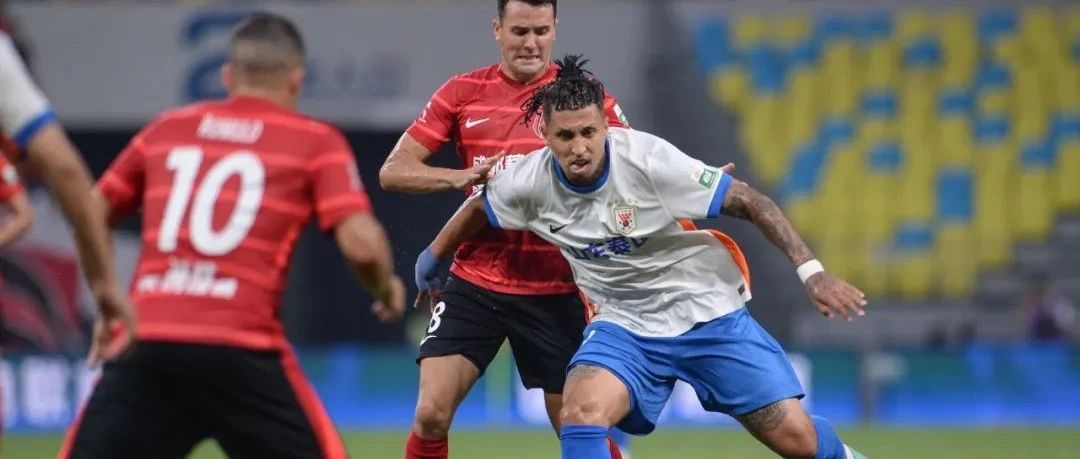 赛季三杀！费利佩双响&王大雷染红，成都蓉城2比1十人泰山迎三连胜！