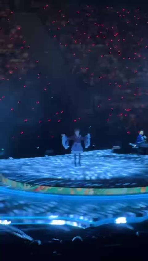 陈慧娴成都演唱会氛围拉满，透露退休后想在成都买房