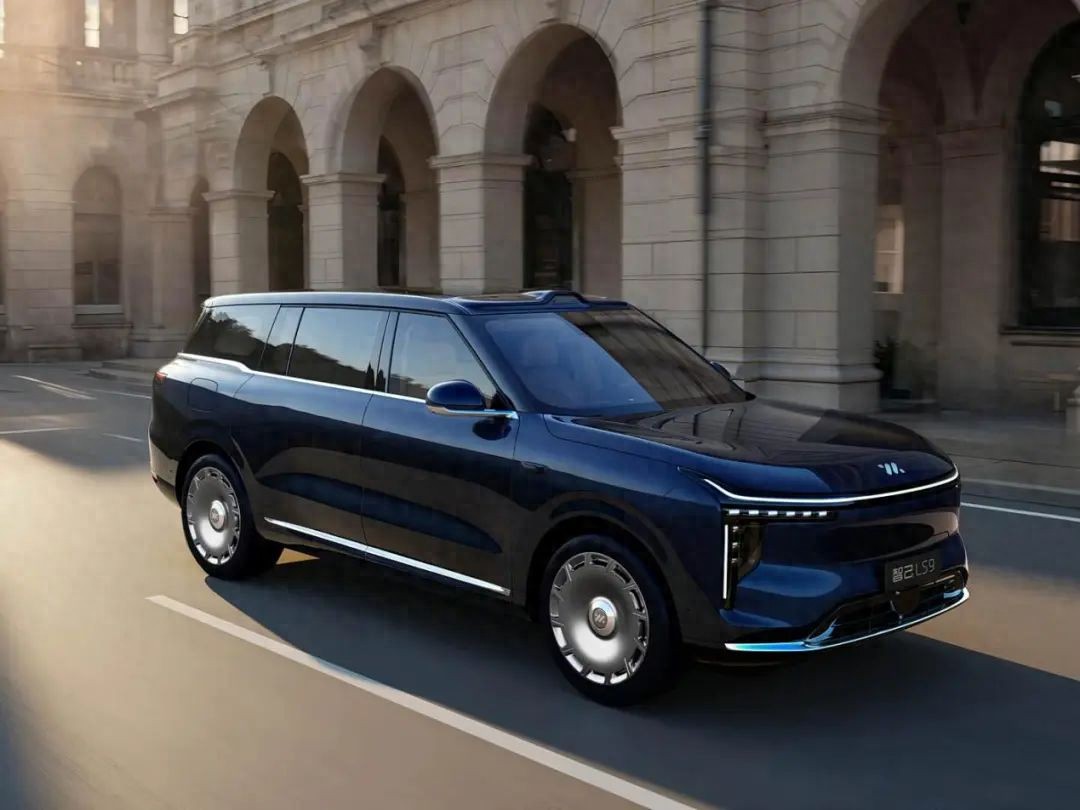 大六座SUV诸神黄昏，智己LS9携超级增程破局