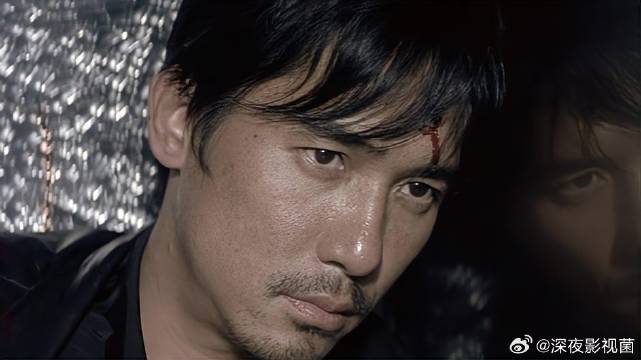 警局里面有多个黑帮卧底，开枪打死陈永仁