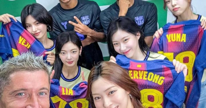 【小吧社交秀】胡梅尔斯女友性感运动装 瓦尔加享受海边之旅