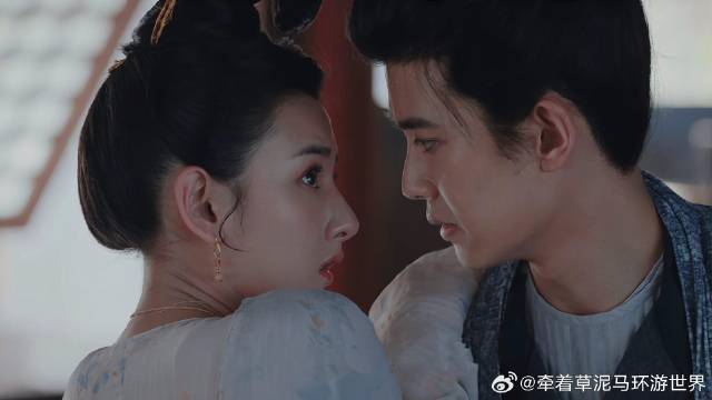 宣夜现出黑豹真身，保护半夏，愿为她豁出性命