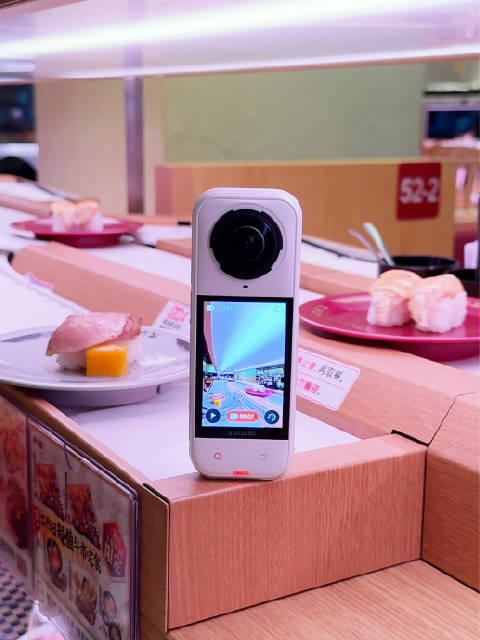 影石X5全景相机记录F1赛车换胎瞬间