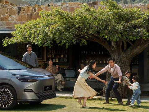 X9空悬“趴窝” P7+方向机失灵 ，车主质问小鹏