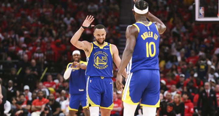 再冲一年库里评论巴特勒训练后发言：我也在路上！