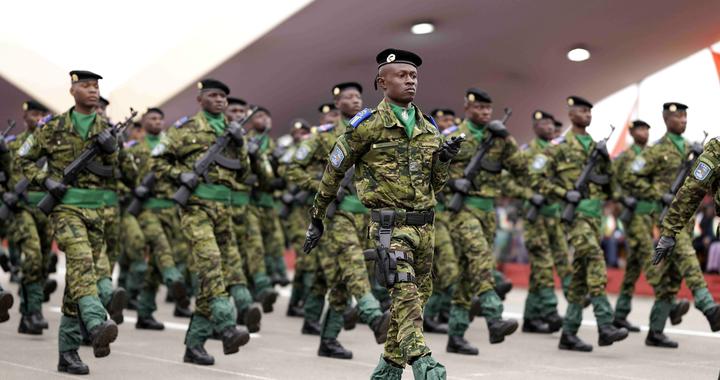 科特迪瓦举行独立日阅兵典礼