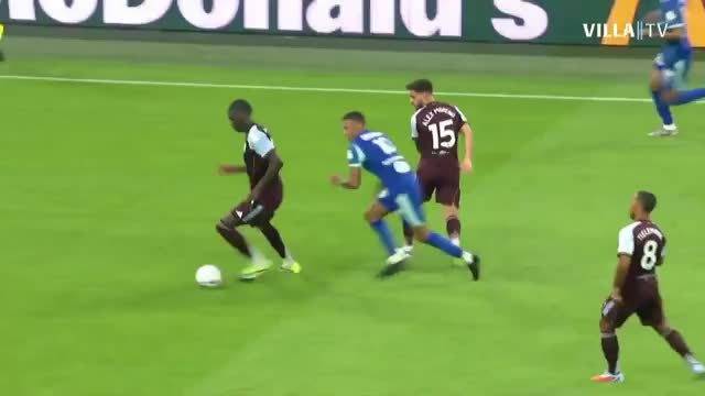 马赛热身赛格林伍德踢倒奥纳纳并吐口水，明斯介入冲突