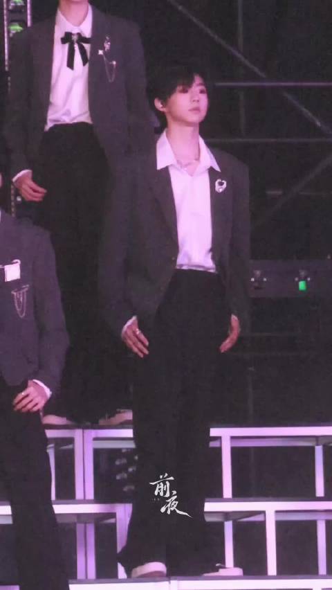 陈奕恒完全是婴儿变欧巴惹