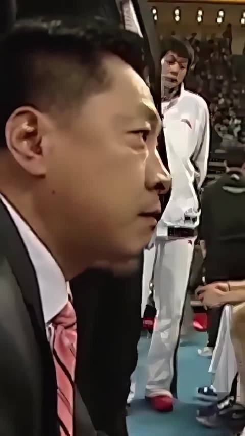 马布里上脚布鲁克斯，李春江霸气回应再这样就掀翻他，算我的