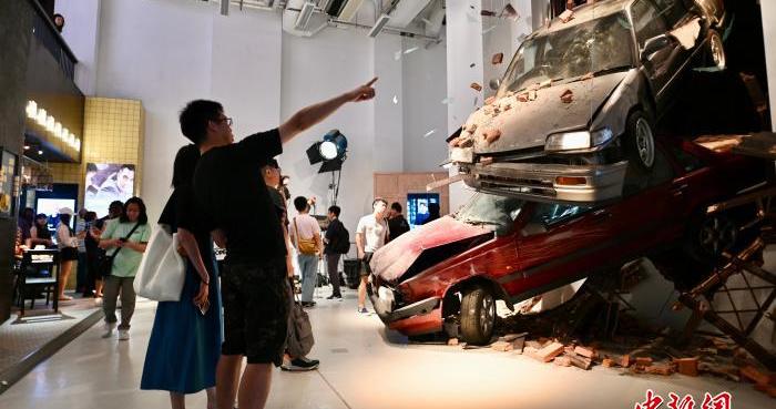 香港民众沉浸式体验港产电影的“卧底世界”