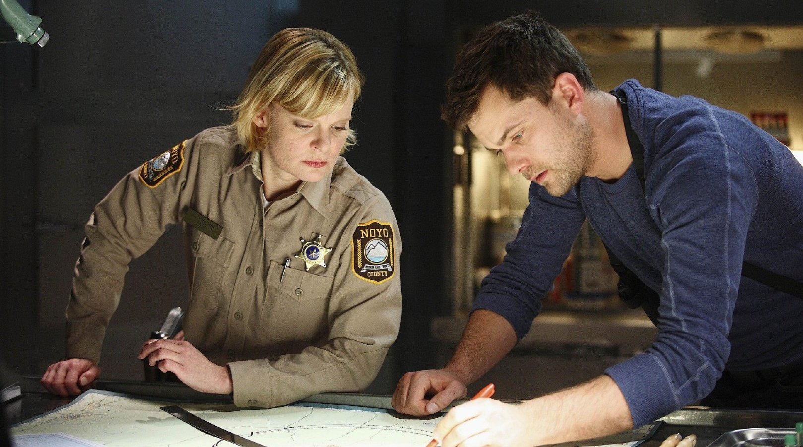 高分恐怖悬疑美剧《危机边缘》20