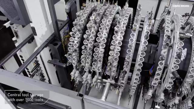 广东工人撞坏德马吉五轴设备，维修费达宝马5系