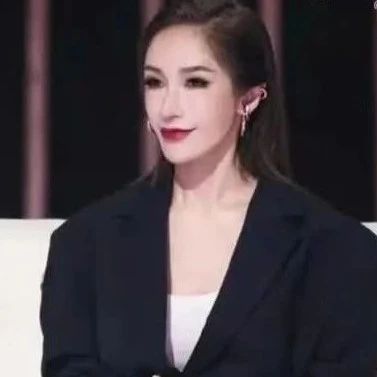 歌手萧亚轩身形暴瘦引发热议，健康状态令人担忧，此前因髋关节骨折等问题累计经历5次手术