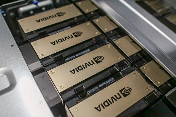 资料图:英伟达H100 Tensor Core GPU 彭博社