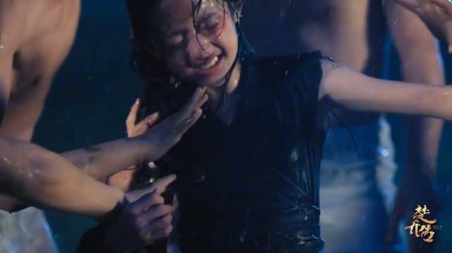 不忍辱负重，怎能报得大仇？