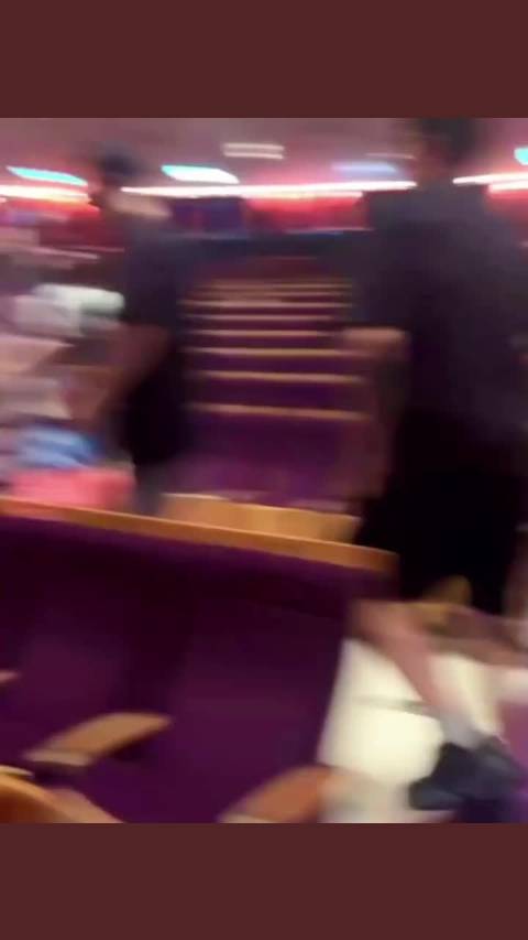 我们战哥居然去看千与千寻舞台剧了