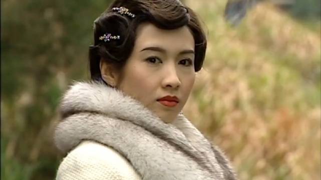 女子祭父归途遇飞蛾引关注