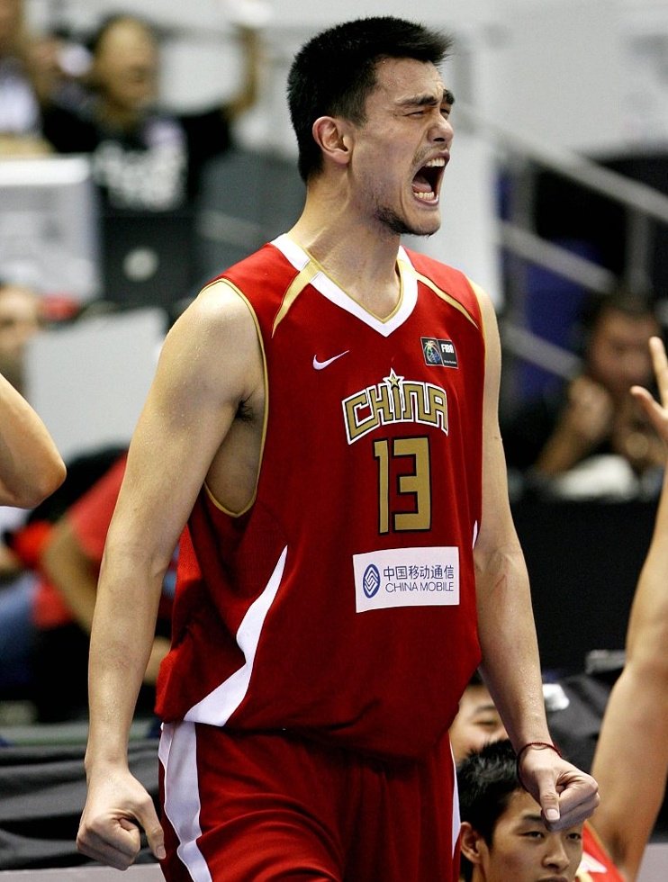 中国队亚洲杯16冠2亚回顾：99年起31连胜席卷4冠 09年“偷笑门”