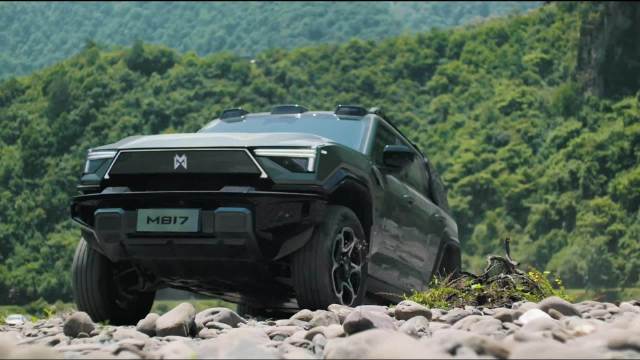 猛士M817搭载华为乾崑智驾ADS4，智能化能力拉满