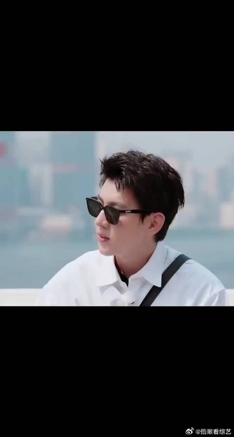 吴君如自曝未考上大学，母亲安排进电视台