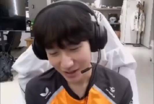 Peanut与Faker海底捞聚餐畅聊F1