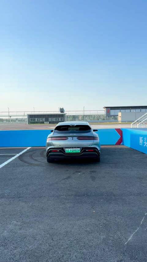 比亚迪展示天神之眼系统极端泊车能力