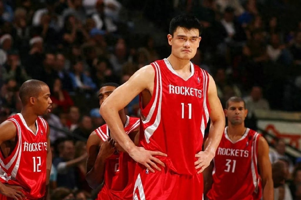 6位打过NBA的中国球员，谁单场得分最高？周琦6分 易建联31分