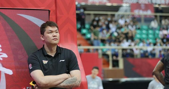 媒体人：广东拿下陈国豪进可攻退可守 现在就看朱总有没魄力了