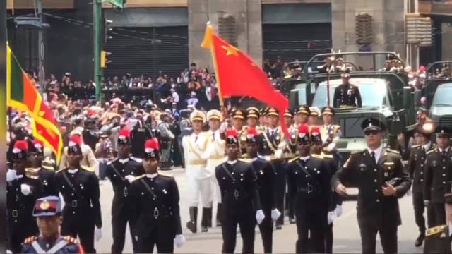 2023年中国三军仪仗队受邀参加墨西哥独立日阅兵，一亮相就呐喊声一片！