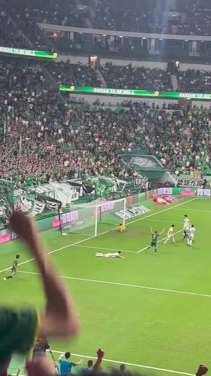 北京国安4比0武汉三镇豪取四连胜，距申花仅1分