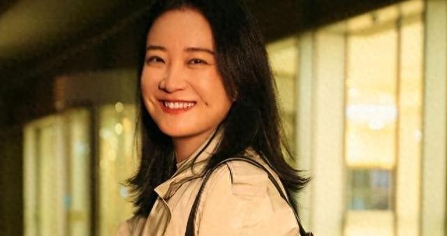 “消失”一年后，43岁的贾玲官宣喜讯，全网恭喜，终于等到这一天