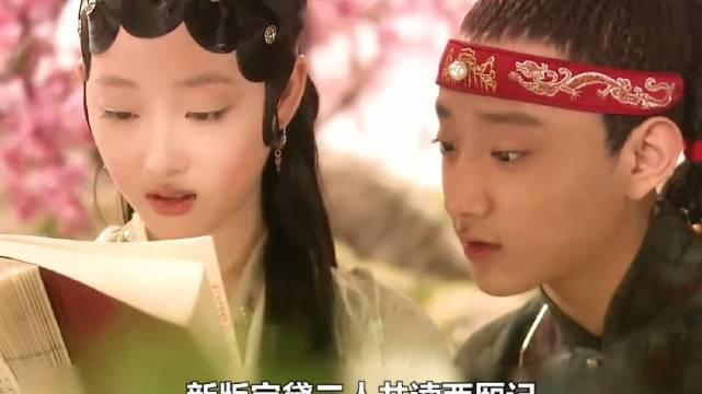 陈晓旭欧阳奋强与蒋梦婕于小彤同演宝黛葬花对比