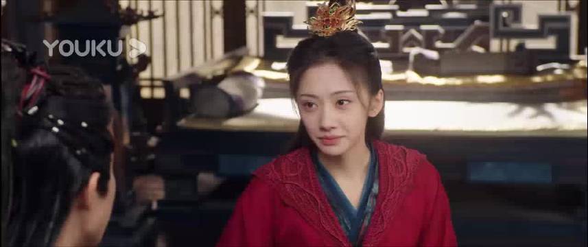 献鱼女主现代物品引发现恋情线索，异人之下镜头获赞