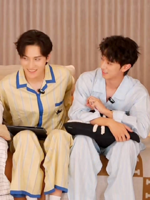 来看李沛恩叠纸、重要发言讲三遍、数数～ 看完脑子都跟着休息了