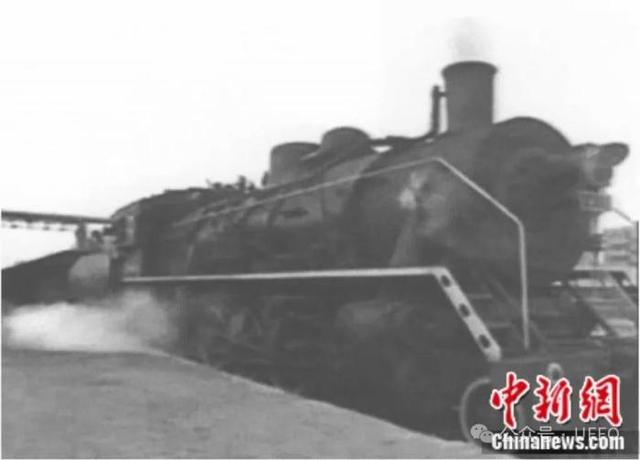 图为运送日侨的火车。摘自《葫芦岛百万日侨大遣返》
