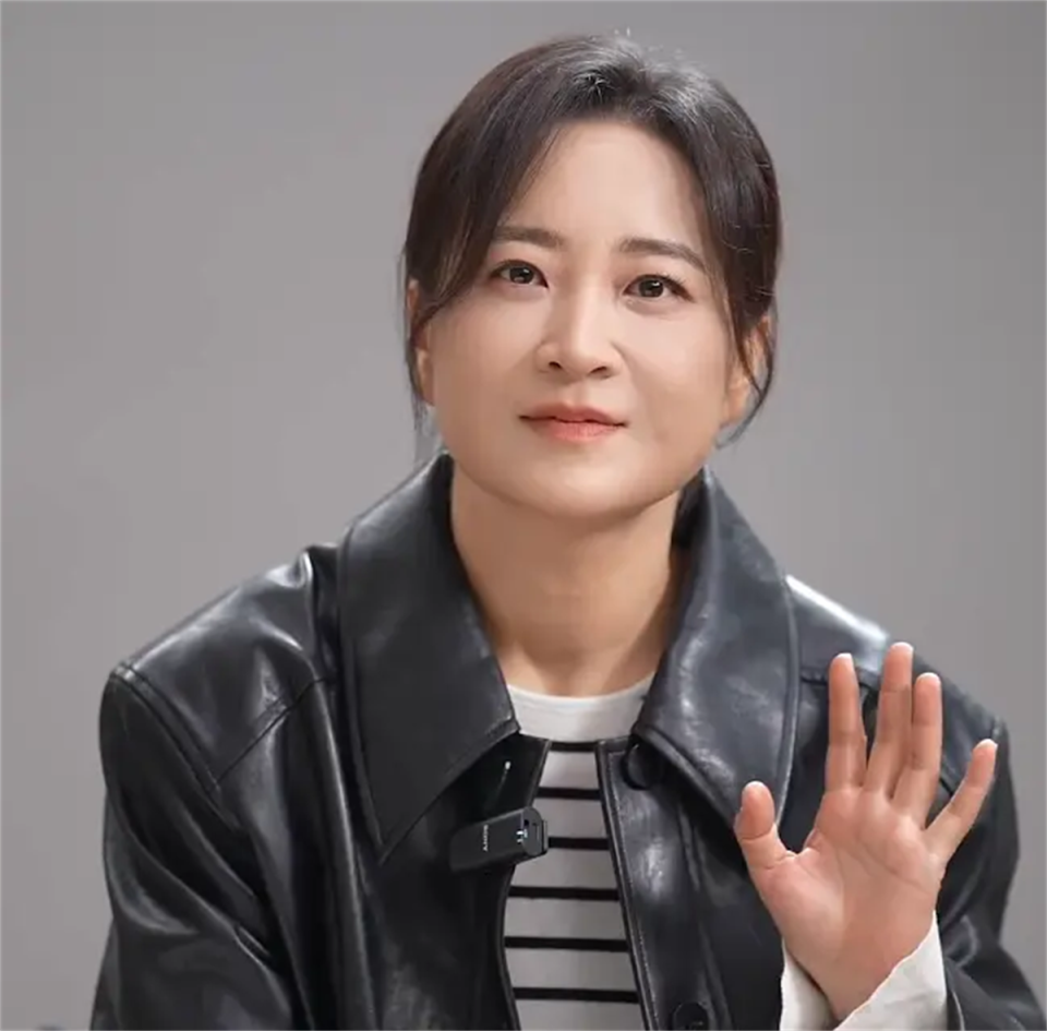 《转念花开》杀青，贾玲野心更大了，三战春节档，剑指50亿票房？