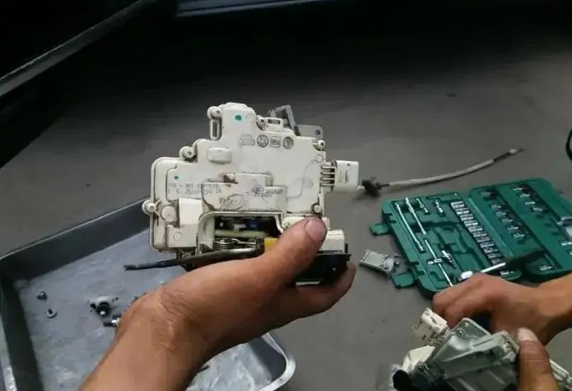 消费者投诉：全国多位车主反映2024款奥迪A6L曝门锁故障问题