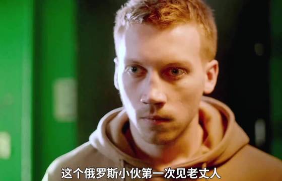 因为女友的一句话，小伙直接上门干倒了未来老丈人！