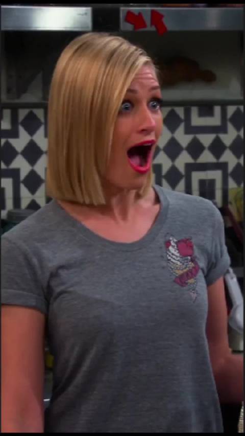 不好啦俩姐妹打起来了 憨：为什么受伤的又是我 破产姐妹