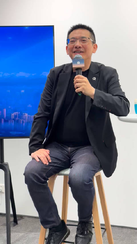 秦力洪说：随着ES8和L90的交付，大型车的新格局已经形成