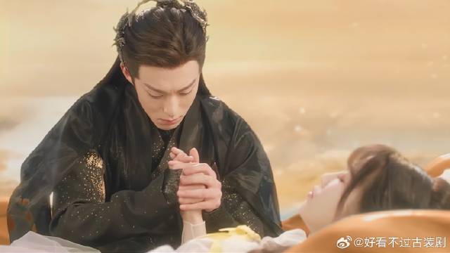 大强就是堂堂月尊，一听要被带回苍盐海，小兰花吓得大哭