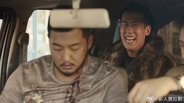 手下办事竟掉井里，小伙笑坏，还给1万要求再掉一遍