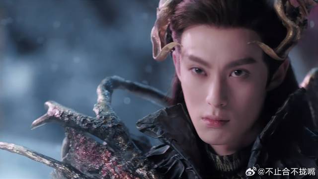 东方青苍被种下息兰圣印，以为小兰花能解，哪料她太无能