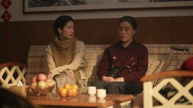 何家六姊妹商议养老问题，家喜提议共同分担母亲照料