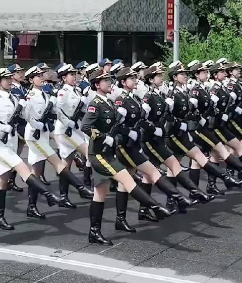 点赞！这就是又美又飒的中国仪仗女兵