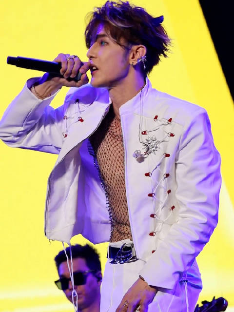 汪东城广西百芒音乐节献唱《一个人想着一个人》