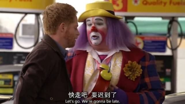 这一集是男友力爆棚的Cam，Mitch最后一脸娇羞笑死我了