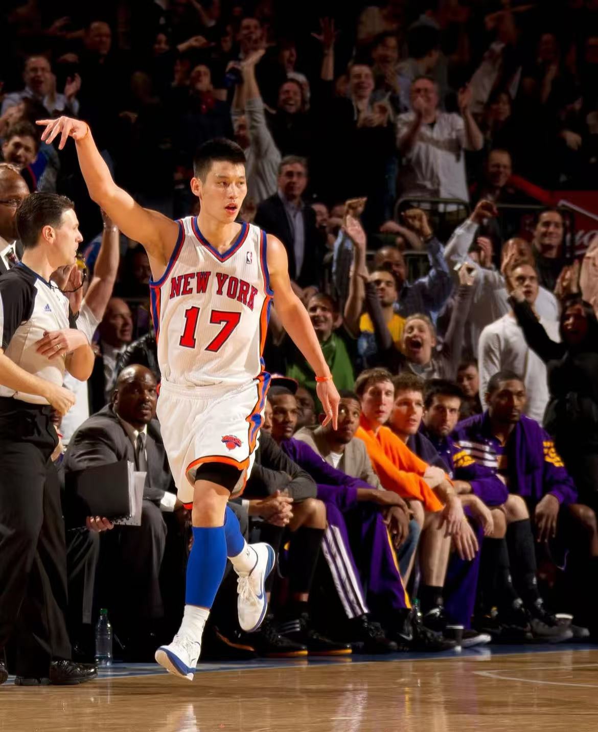 再见“林来疯”！NBA一支超级成长股退役了