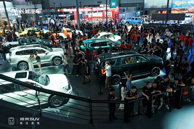 搭载“车位到车位”智驾系统 全新坦克500以智能豪华撬动越野车市场增量