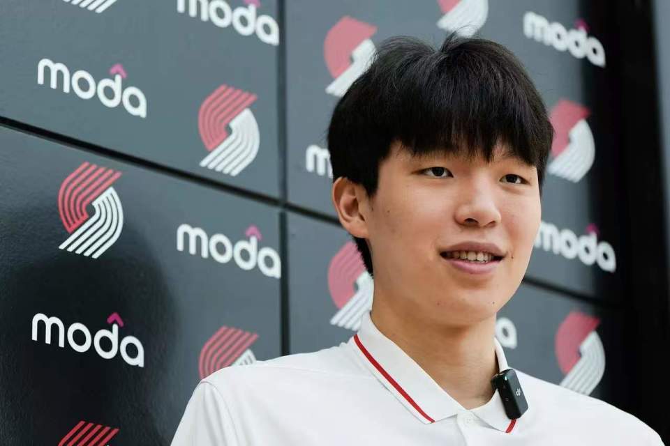 NBA最强黄种人后卫退役！姚明之后最成功华人，曾面对科比轰38分